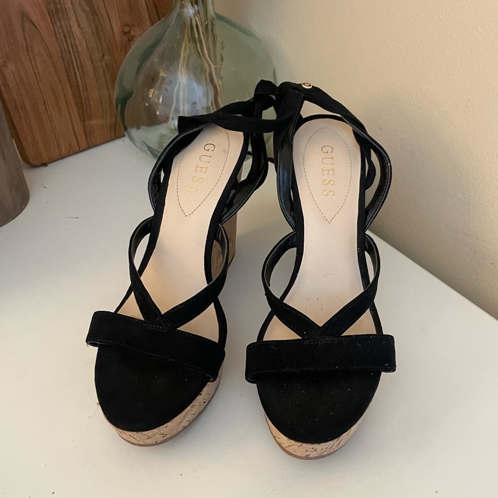 Black lace up suede Guess heels